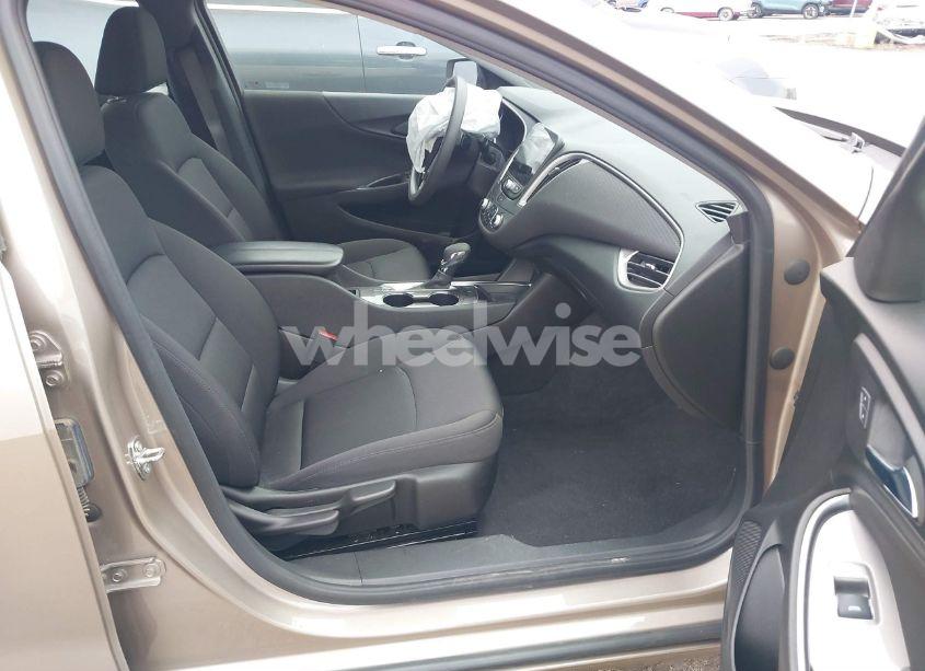 Photo 5 of 2022 Chevrolet Malibu FWD LT (VIN 1G1ZD5ST0NF118899)