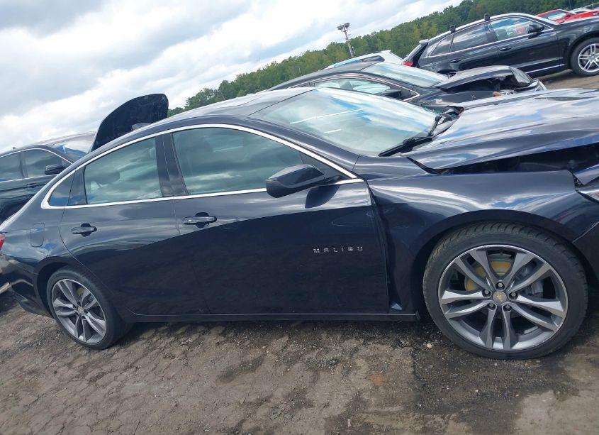 Photo 13 of 2022 Chevrolet Malibu FWD LT (VIN 1G1ZD5ST0NF125741)