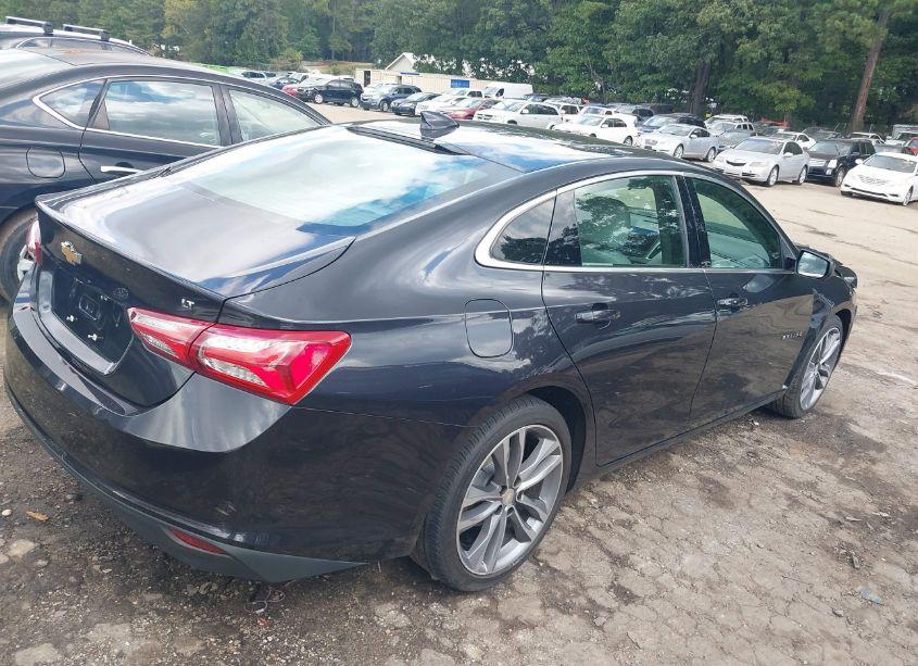 Photo 4 of 2022 Chevrolet Malibu FWD LT (VIN 1G1ZD5ST0NF125741)