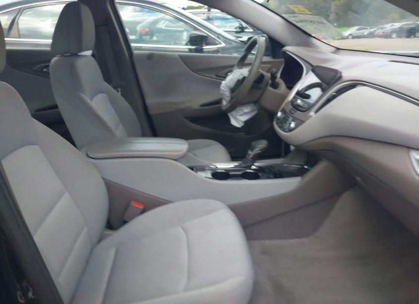 Photo 5 of 2022 Chevrolet Malibu FWD LT (VIN 1G1ZD5ST0NF125741)