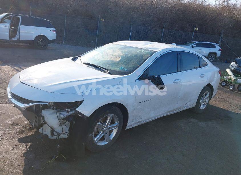 Photo 2 of 2022 Chevrolet Malibu FWD LT (VIN 1G1ZD5ST0NF132138)