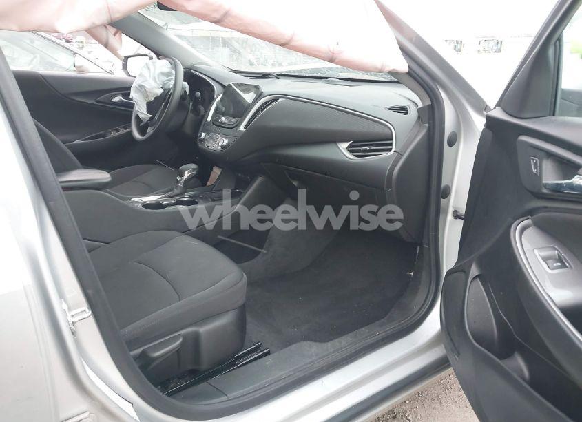 Photo 5 of 2022 Chevrolet Malibu FWD LT (VIN 1G1ZD5ST0NF148145)