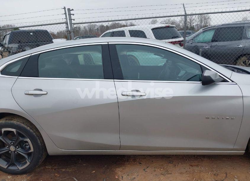 Photo 13 of 2022 Chevrolet Malibu FWD LT (VIN 1G1ZD5ST0NF171389)