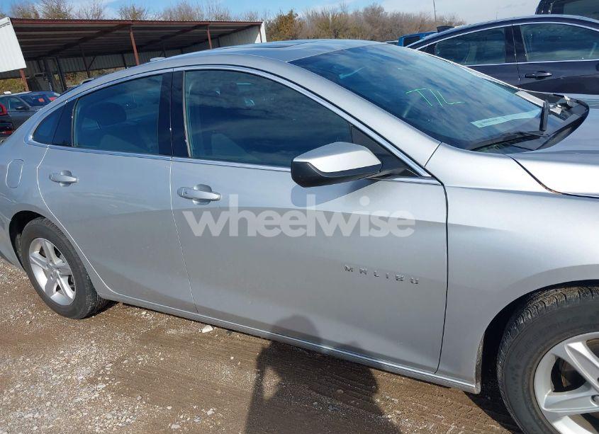 Photo 13 of 2022 Chevrolet Malibu FWD LT (VIN 1G1ZD5ST0NF175152)