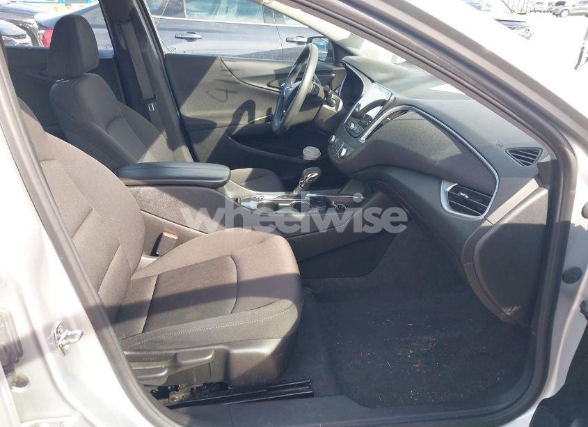 Photo 5 of 2022 Chevrolet Malibu FWD LT (VIN 1G1ZD5ST0NF175152)