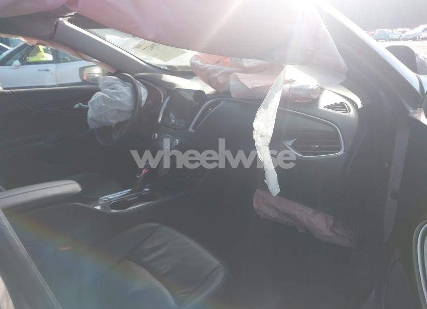 Photo 5 of 2022 Chevrolet Malibu FWD LT (VIN 1G1ZD5ST0NF213222)