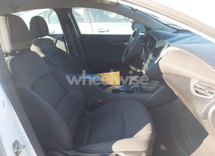 Photo 5 of 2023 Chevrolet Malibu FWD 1LT (VIN 1G1ZD5ST0PF135026)