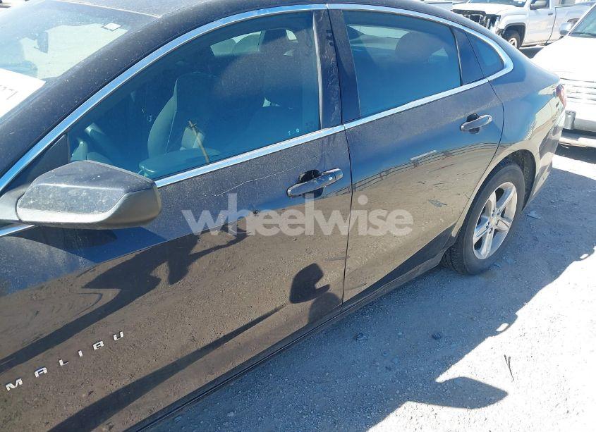 Photo 6 of 2023 Chevrolet Malibu FWD 1LT (VIN 1G1ZD5ST0PF186431)
