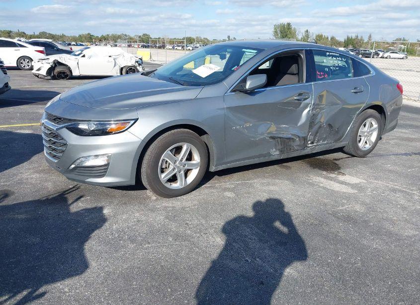 Photo 2 of 2023 Chevrolet Malibu FWD 1LT (VIN 1G1ZD5ST0PF203941)