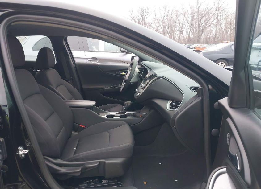 Photo 5 of 2023 Chevrolet Malibu FWD 1LT (VIN 1G1ZD5ST0PF215913)