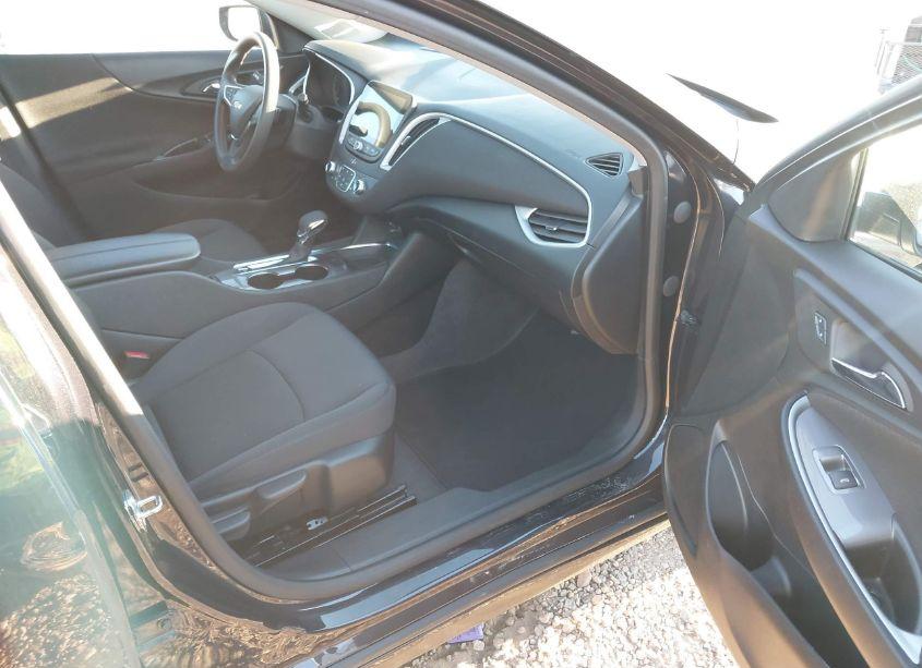 Photo 5 of 2023 Chevrolet Malibu FWD 1LT (VIN 1G1ZD5ST0PF231366)