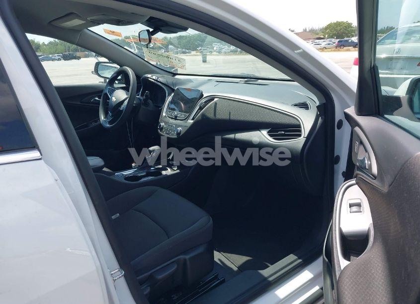 Photo 5 of 2023 Chevrolet Malibu FWD 1LT (VIN 1G1ZD5ST0PF231867)