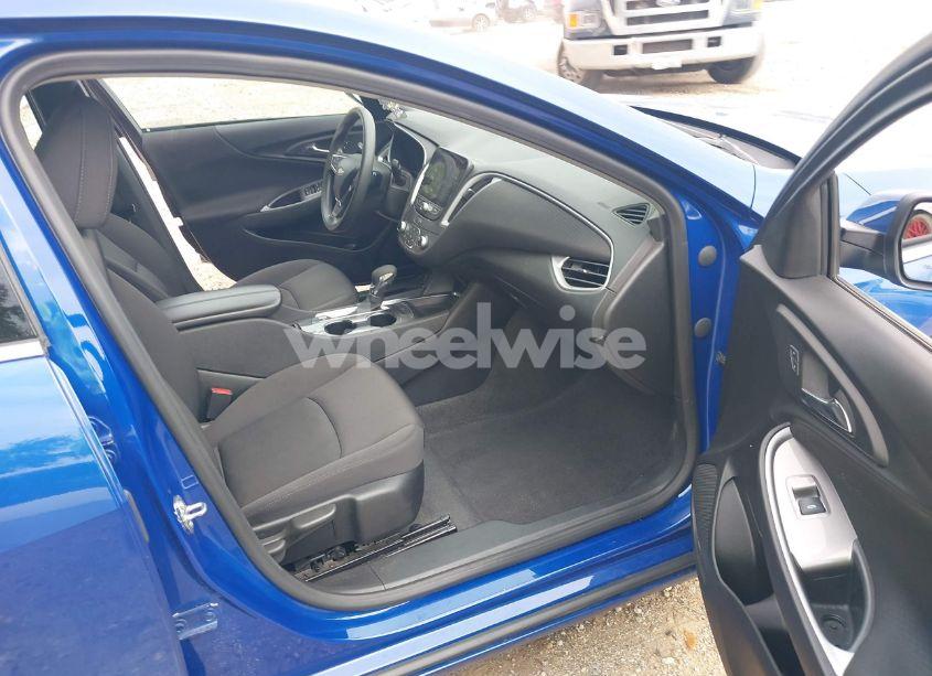 Photo 5 of 2023 Chevrolet Malibu FWD 1LT (VIN 1G1ZD5ST0PF240973)