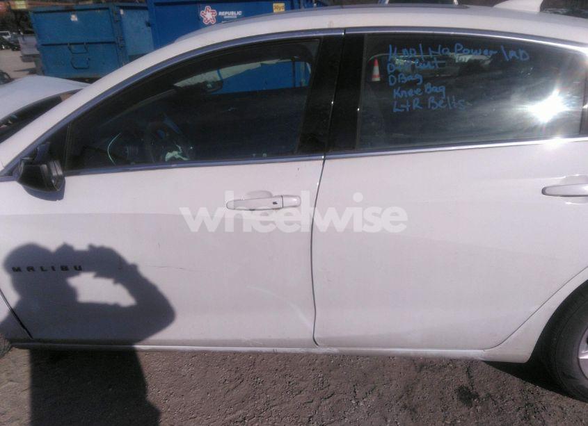 Photo 15 of 2024 Chevrolet Malibu FWD 1LT (VIN 1G1ZD5ST0RF105673)