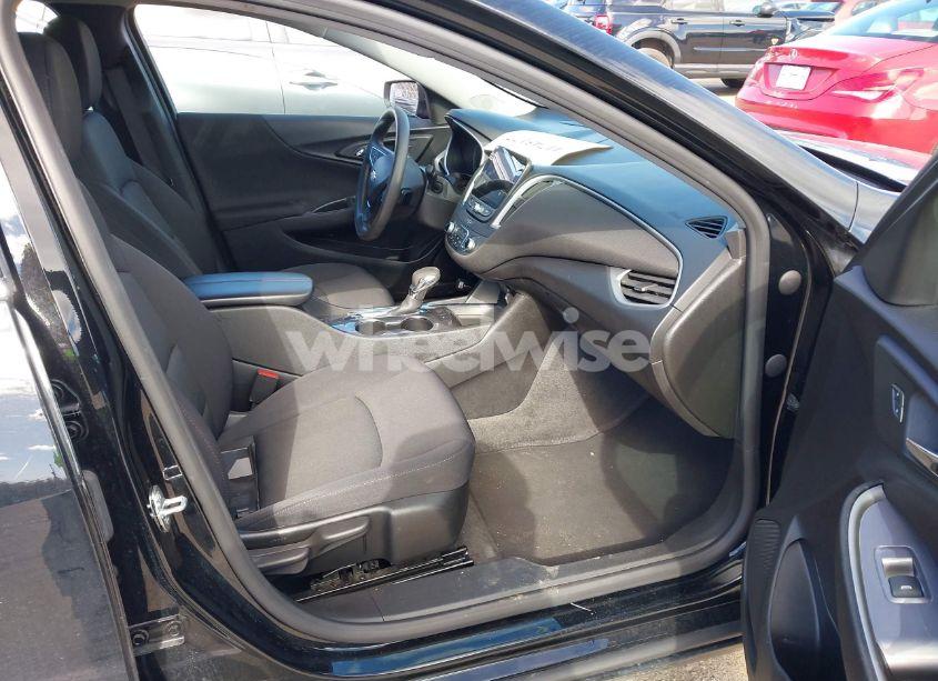 Photo 5 of 2024 Chevrolet Malibu FWD 1LT (VIN 1G1ZD5ST0RF123560)