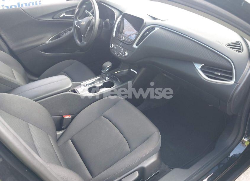 Photo 5 of 2024 Chevrolet Malibu FWD 1LT (VIN 1G1ZD5ST0RF147342)