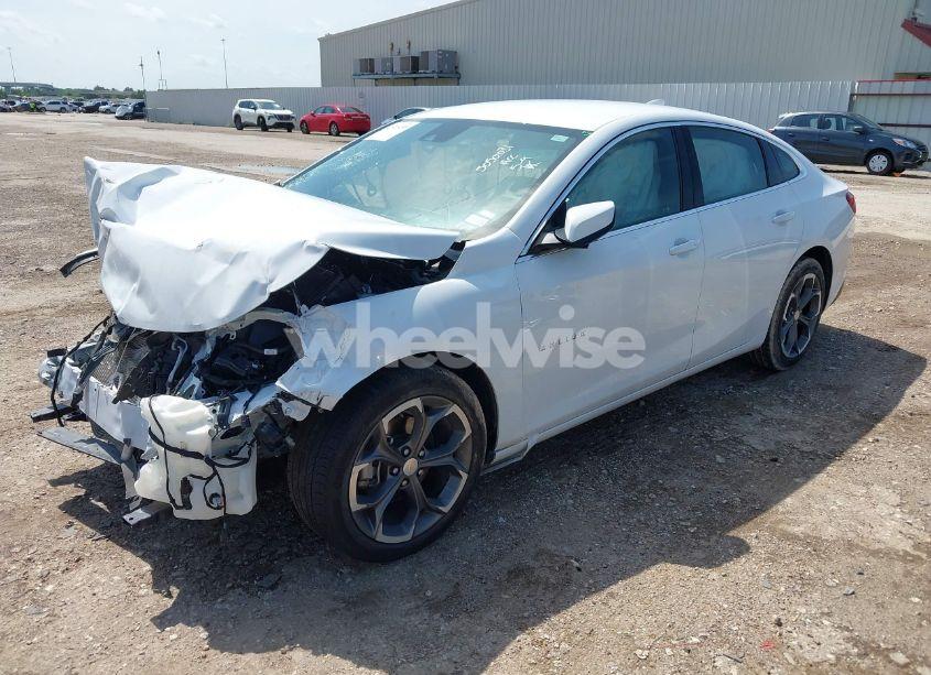 Photo 2 of 2024 Chevrolet Malibu FWD 1LT (VIN 1G1ZD5ST0RF181118)