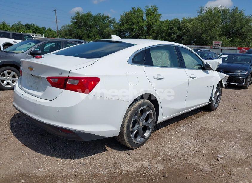Photo 4 of 2024 Chevrolet Malibu FWD 1LT (VIN 1G1ZD5ST0RF181118)
