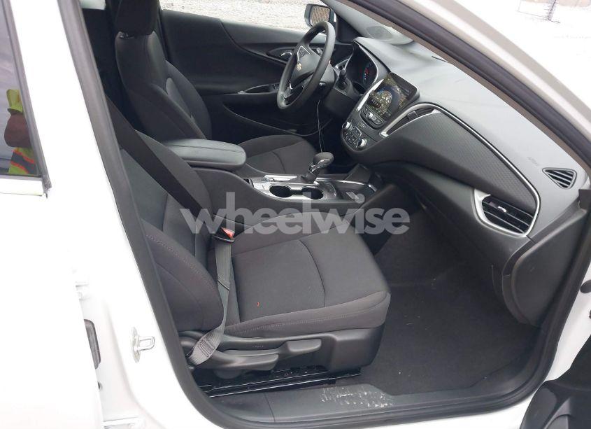 Photo 5 of 2024 Chevrolet Malibu FWD 1LT (VIN 1G1ZD5ST0RF219964)