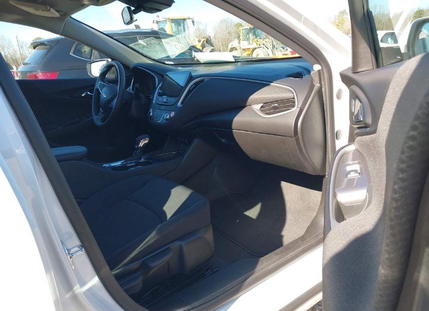 Photo 5 of 2025 Chevrolet Malibu FWD 1LT (VIN 1G1ZD5ST0SF129557)