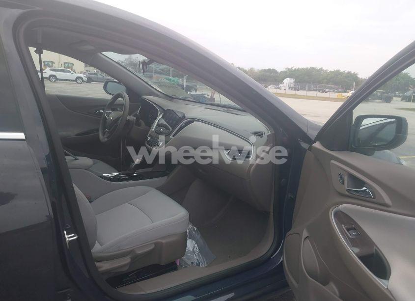 Photo 5 of 2025 Chevrolet Malibu FWD 1LT (VIN 1G1ZD5ST0SF138288)