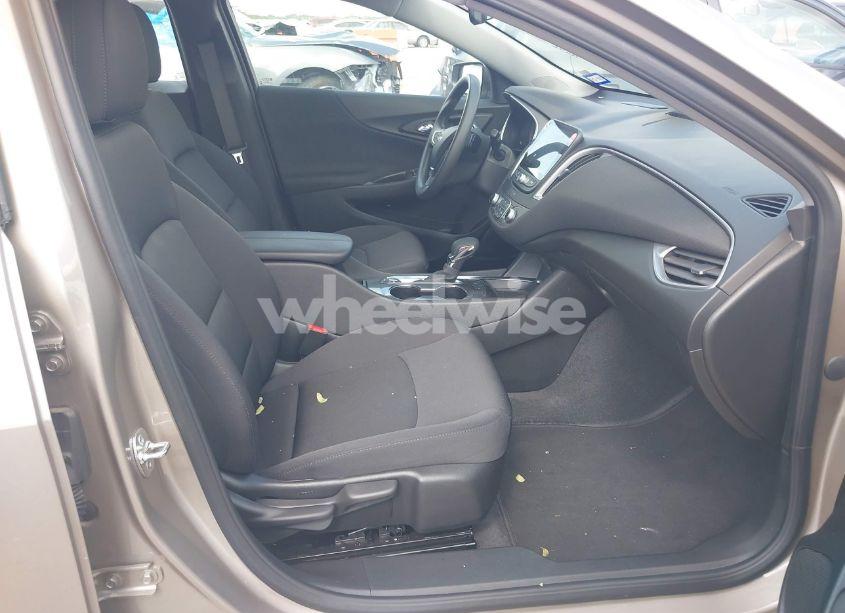 Photo 5 of 2025 Chevrolet Malibu FWD 1LT (VIN 1G1ZD5ST0SF142406)