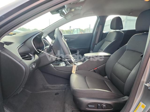 Photo 4 of 2025 CHEVROLET MALIBU LT (VIN 1G1ZD5ST0SF157391)
