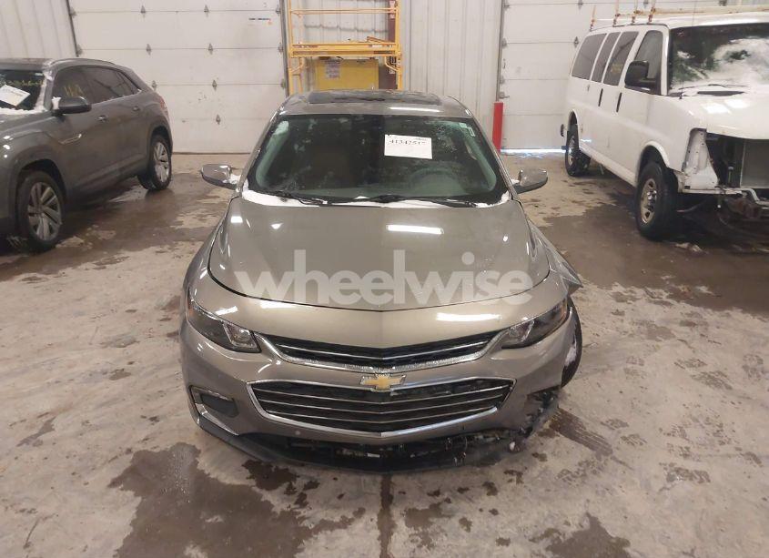 Photo 12 of 2018 Chevrolet Malibu LT (VIN 1G1ZD5ST1JF100020)