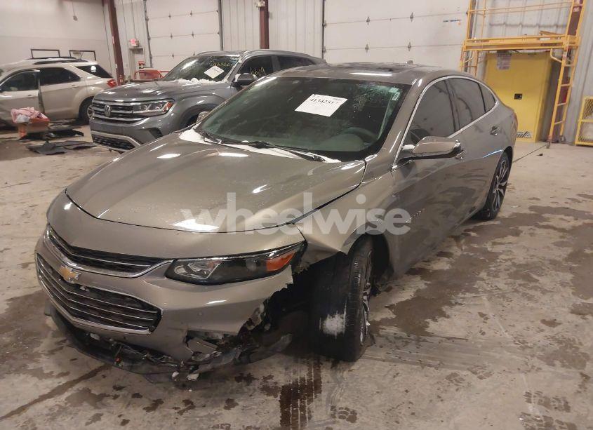 Photo 6 of 2018 Chevrolet Malibu LT (VIN 1G1ZD5ST1JF100020)