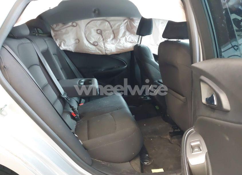 Photo 8 of 2018 Chevrolet Malibu LT (VIN 1G1ZD5ST1JF103953)