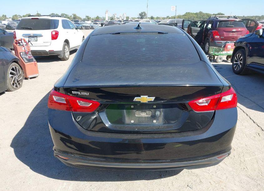 Photo 16 of 2018 Chevrolet Malibu LT (VIN 1G1ZD5ST1JF113057)