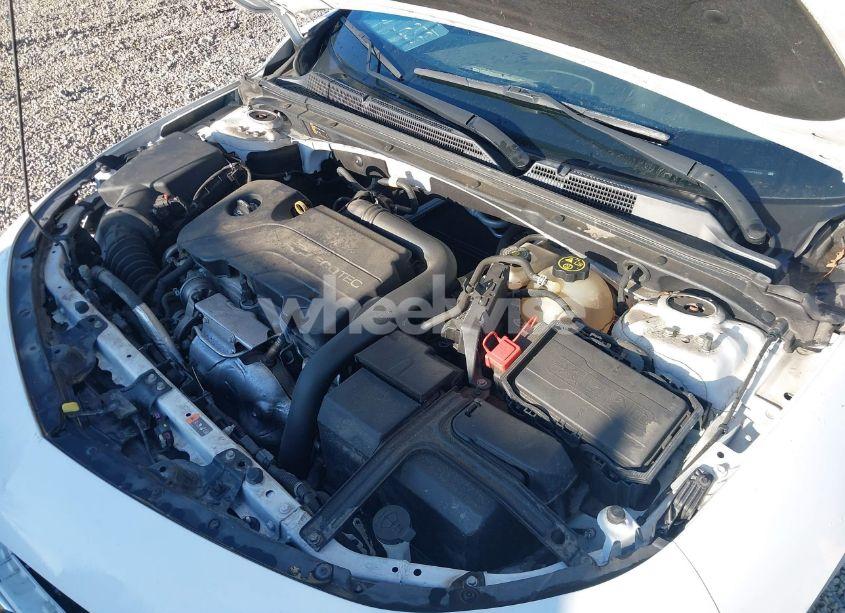 Photo 10 of 2018 Chevrolet Malibu LT (VIN 1G1ZD5ST1JF114094)