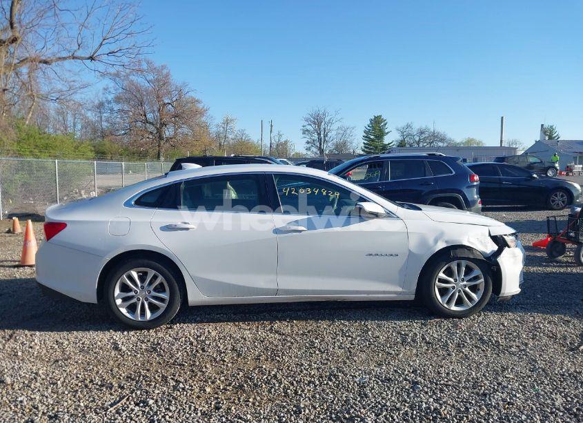 Photo 13 of 2018 Chevrolet Malibu LT (VIN 1G1ZD5ST1JF114094)