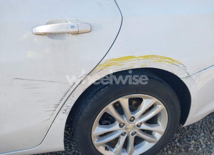 Photo 19 of 2018 Chevrolet Malibu LT (VIN 1G1ZD5ST1JF114094)