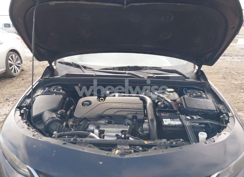 Photo 10 of 2018 Chevrolet Malibu LT (VIN 1G1ZD5ST1JF154823)