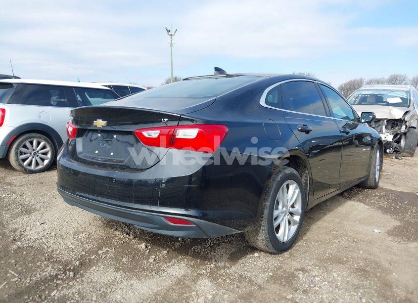 Photo 4 of 2018 Chevrolet Malibu LT (VIN 1G1ZD5ST1JF154823)