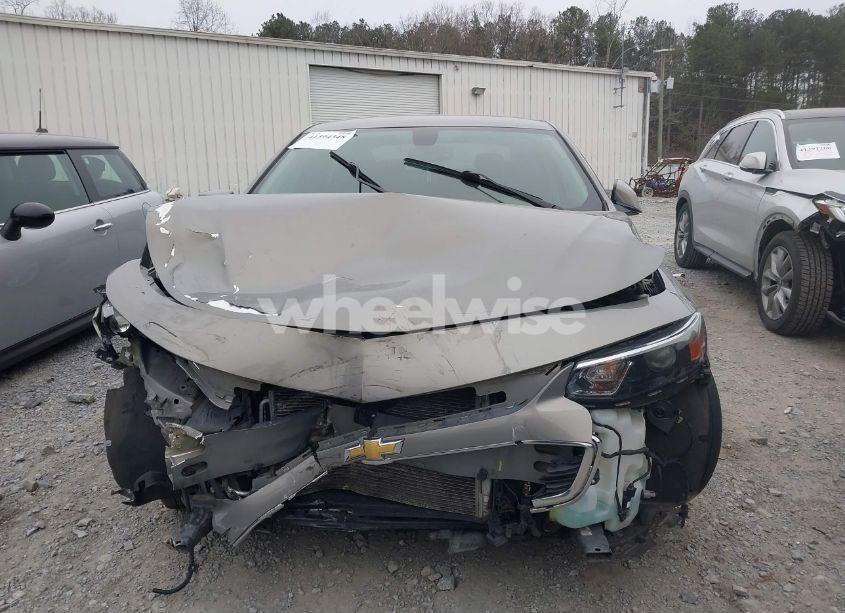 Photo 11 of 2018 Chevrolet Malibu LT (VIN 1G1ZD5ST1JF155812)