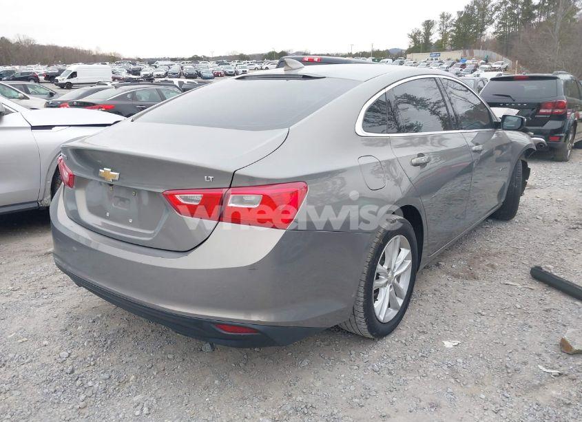 Photo 4 of 2018 Chevrolet Malibu LT (VIN 1G1ZD5ST1JF155812)