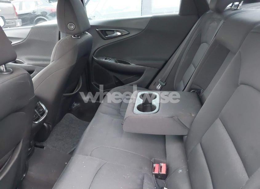 Photo 8 of 2018 Chevrolet Malibu LT (VIN 1G1ZD5ST1JF155812)