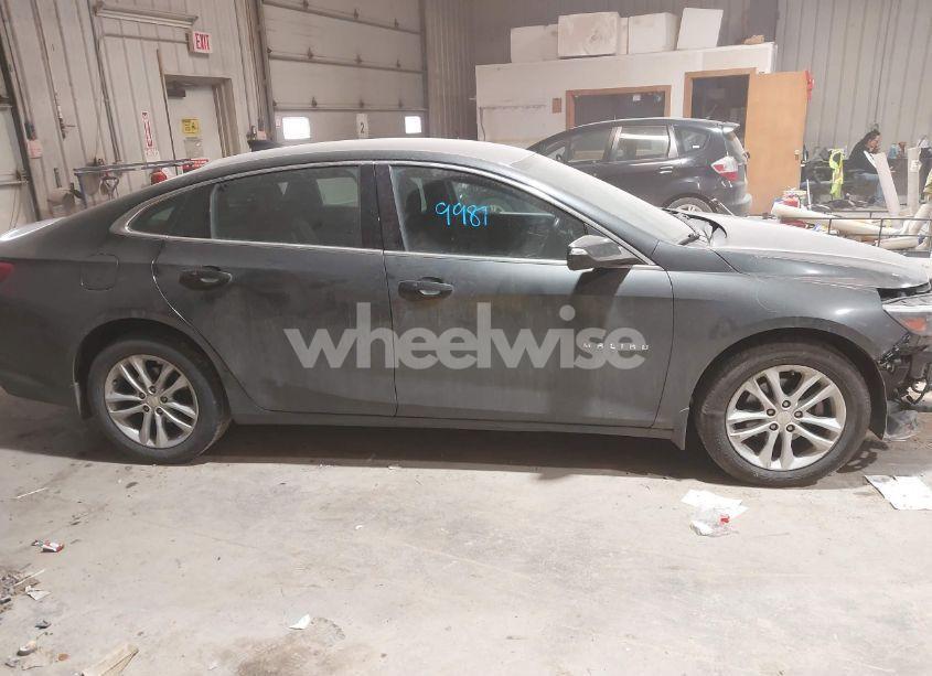 Photo 14 of 2018 Chevrolet Malibu LT (VIN 1G1ZD5ST1JF163506)