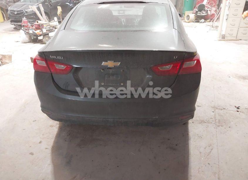 Photo 17 of 2018 Chevrolet Malibu LT (VIN 1G1ZD5ST1JF163506)