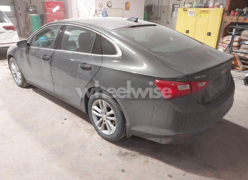 Photo 3 of 2018 Chevrolet Malibu LT (VIN 1G1ZD5ST1JF163506)