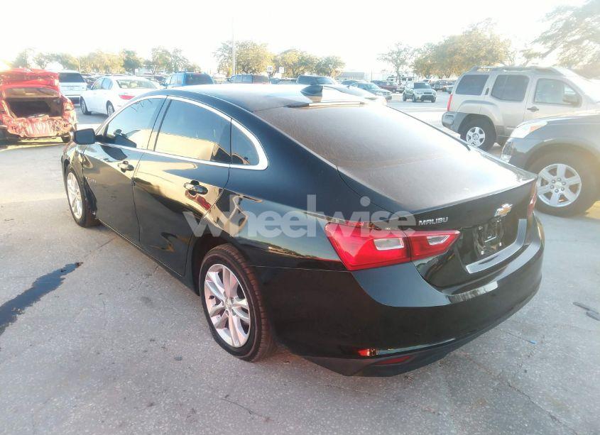 Photo 3 of 2018 Chevrolet Malibu LT (VIN 1G1ZD5ST1JF170813)