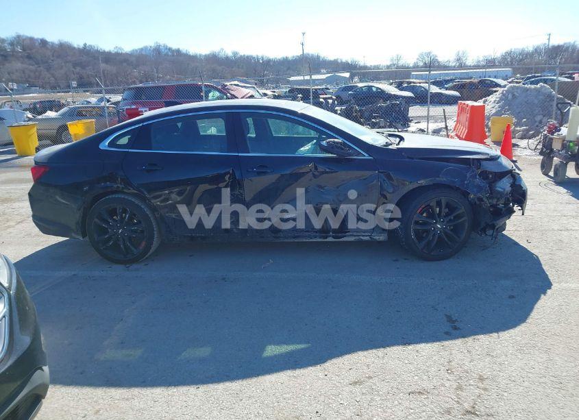 Photo 13 of 2018 Chevrolet Malibu LT (VIN 1G1ZD5ST1JF191483)