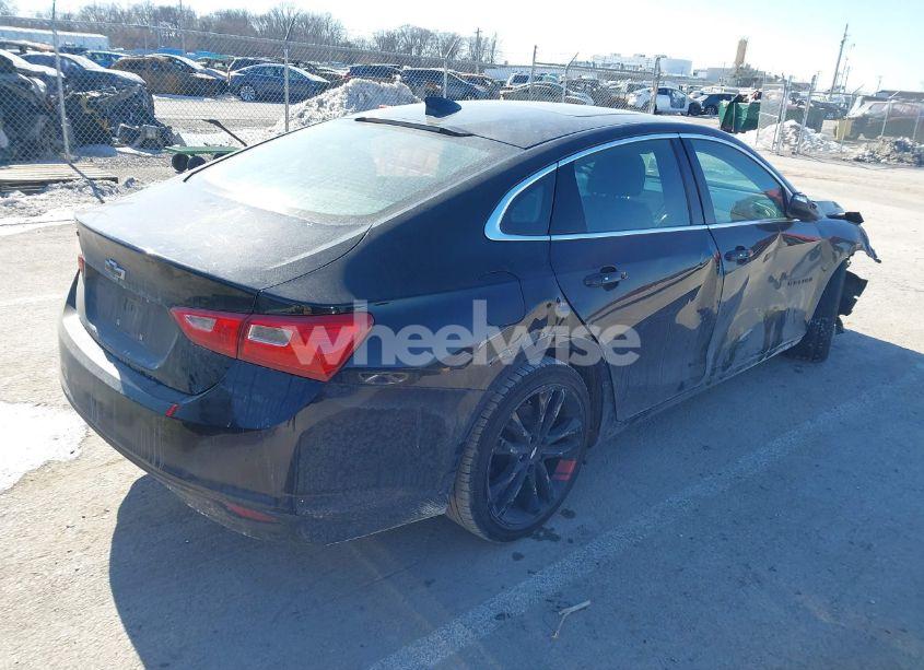 Photo 4 of 2018 Chevrolet Malibu LT (VIN 1G1ZD5ST1JF191483)