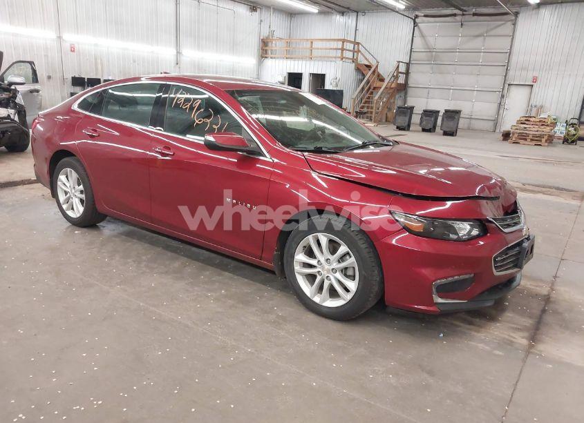2018 Chevrolet Malibu LT (VIN 1G1ZD5ST1JF194660) main photo