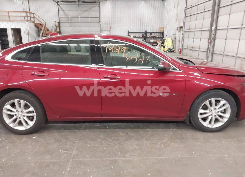 Photo 14 of 2018 Chevrolet Malibu LT (VIN 1G1ZD5ST1JF194660)