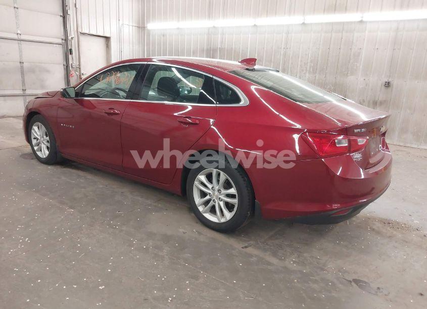 Photo 3 of 2018 Chevrolet Malibu LT (VIN 1G1ZD5ST1JF194660)