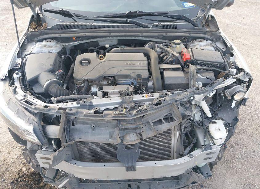 Photo 10 of 2018 Chevrolet Malibu LT (VIN 1G1ZD5ST1JF195274)