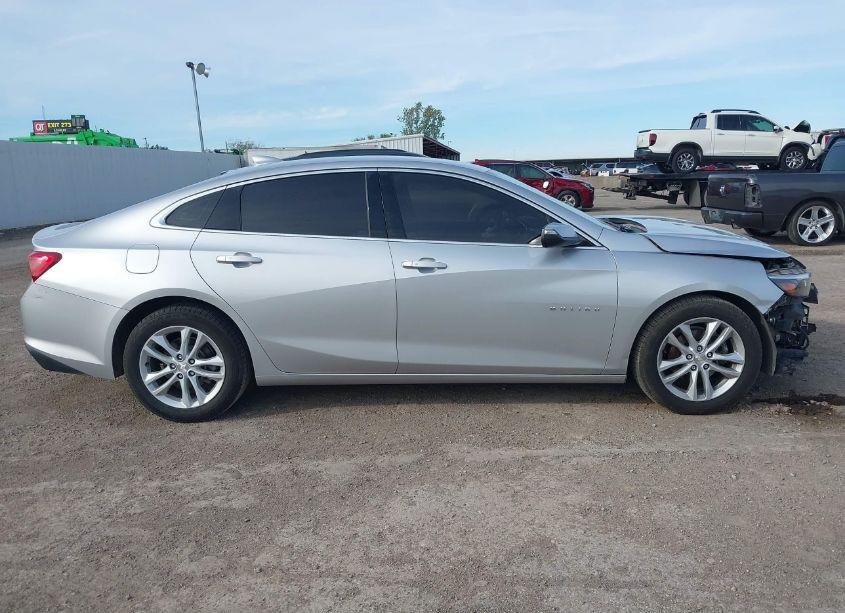 Photo 13 of 2018 Chevrolet Malibu LT (VIN 1G1ZD5ST1JF195274)